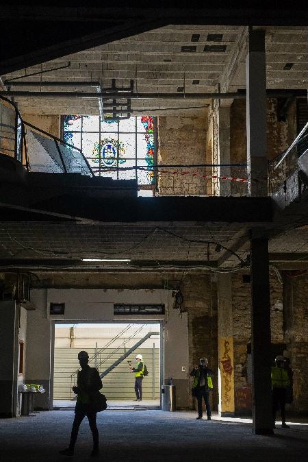 La segunda fase de las obras de remodelación del complejo del Mercado de la Bretxa de San Sebastián han arrancado este jueves. Los trabajos se centrarán en el histórico edificio Pescadería y durarán unos dos años.