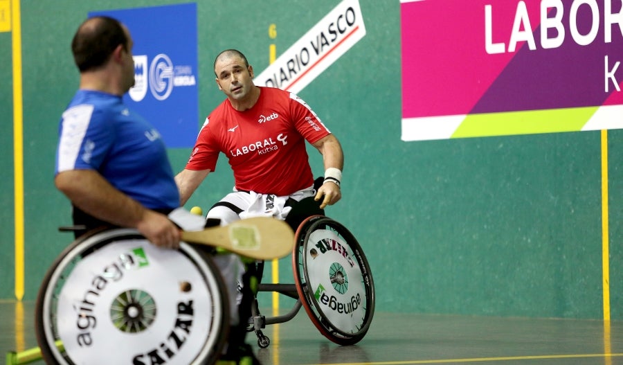 Errenteria ha acogido la final de pelota vasca adaptada, donde se han medido los jugadores clasificados el 4 de octubre en Bidania. 