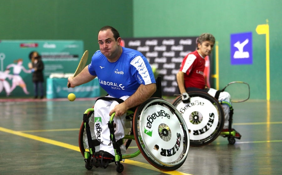 Errenteria ha acogido la final de pelota vasca adaptada, donde se han medido los jugadores clasificados el 4 de octubre en Bidania. 