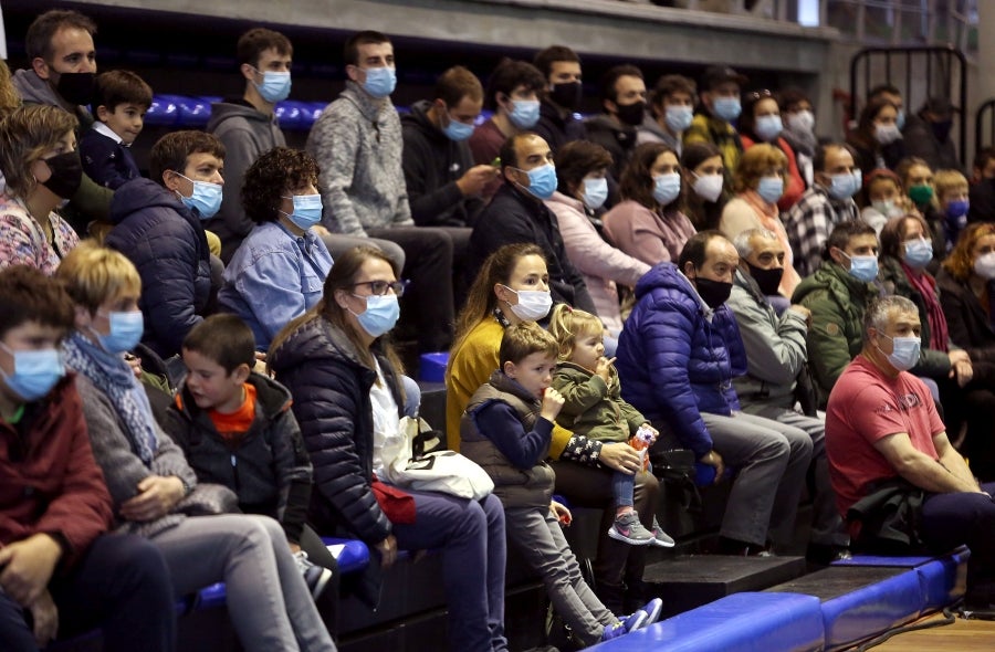 Errenteria ha acogido la final de pelota vasca adaptada, donde se han medido los jugadores clasificados el 4 de octubre en Bidania. 