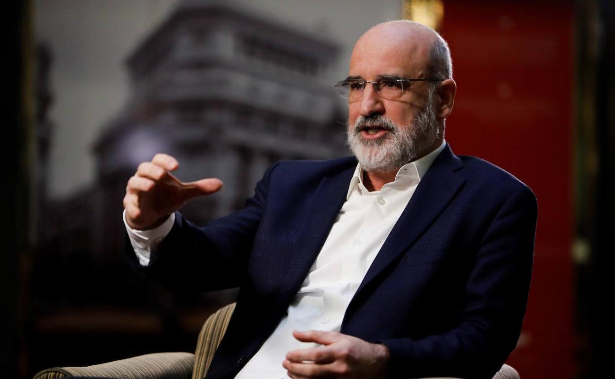 Autor de 'Patria'. El escritor Fernando Aramburu, durante una entrevista. 