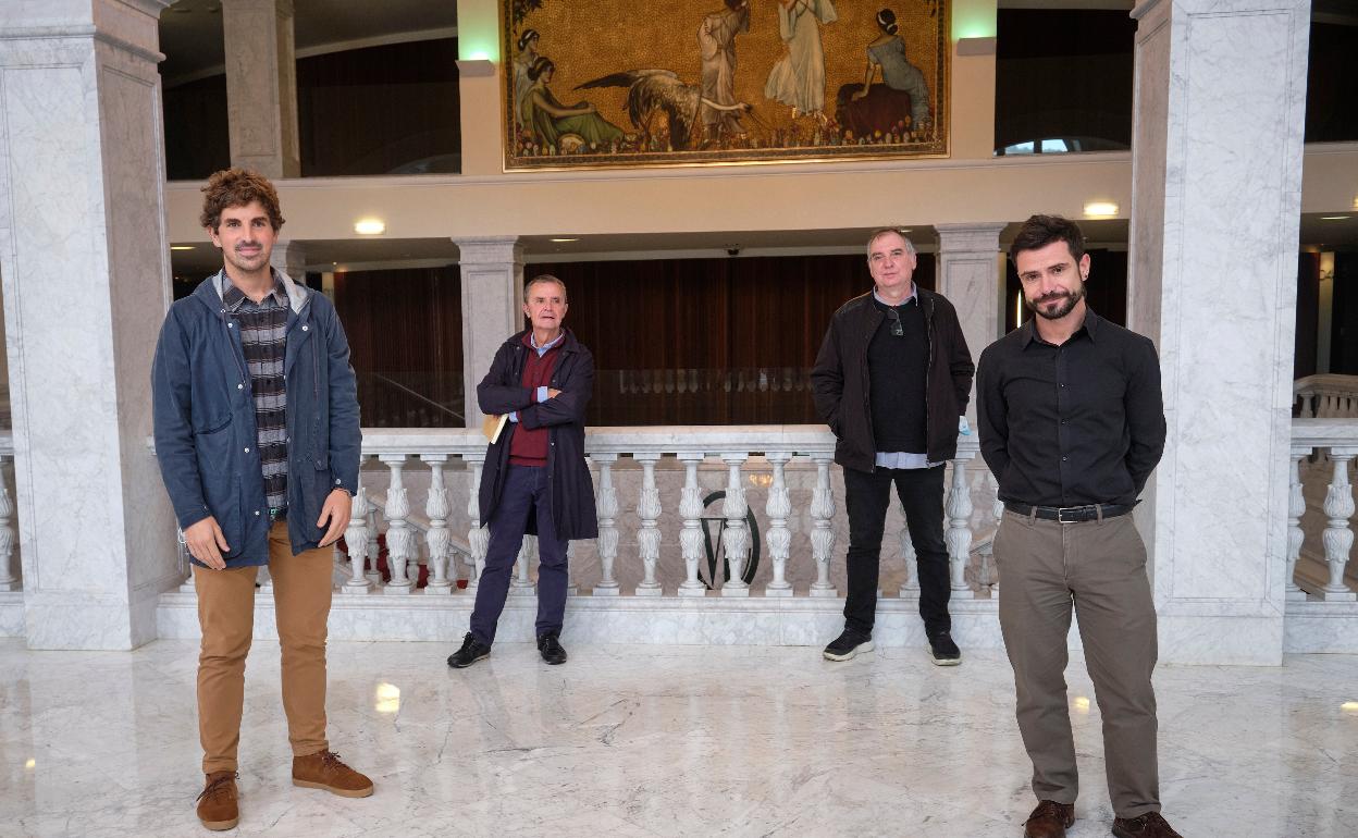 Insausti, López de Landatxe, Bernués y Millán en la presentación del homenaje que se le rendirá a Xabier Lete. 