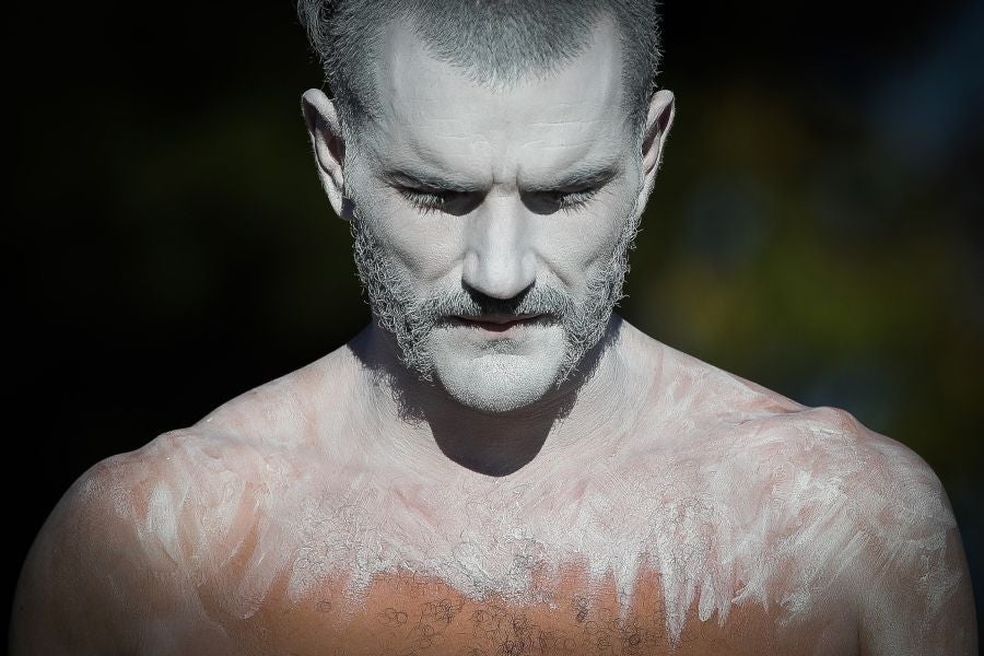 Hacer de la incertidumbre virtud ha llevado a los portugueses a eliminar por primera vez en su historia las referencias de estación, desaparecidas en favor de «las conversaciones que nuestros diseñadores sienten que deben mantenerse» en este momento, según la organización.