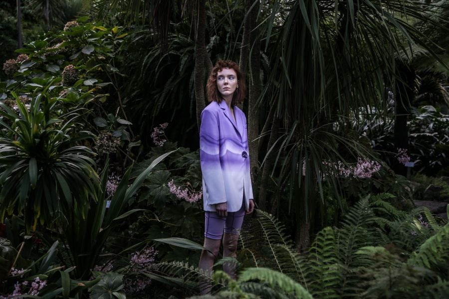 Hacer de la incertidumbre virtud ha llevado a los portugueses a eliminar por primera vez en su historia las referencias de estación, desaparecidas en favor de «las conversaciones que nuestros diseñadores sienten que deben mantenerse» en este momento, según la organización.