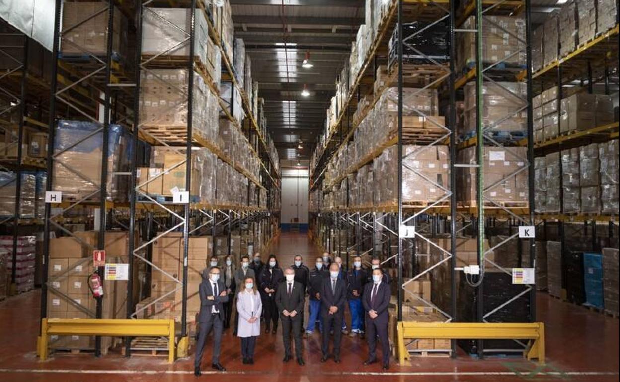 El Lehendakari ha visitado este miércoles el centro logístico.
