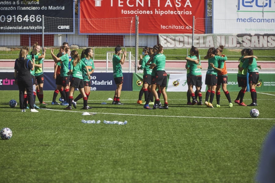 La Real Sociedad encajó este sábado su primera derrota liguera tras perder por la mínima en el feudo del Madrid CFF (1-0). El equipo dirigido por Natalia Arroyo no materializó sus oportunidades de gol y cayó en el Nuevo Matapiñonera ante el conjunto blanco, convertido en revelación: ha ganado tres de sus cuatro encuentros en este arranque y ha recibido tan solo un tanto. 