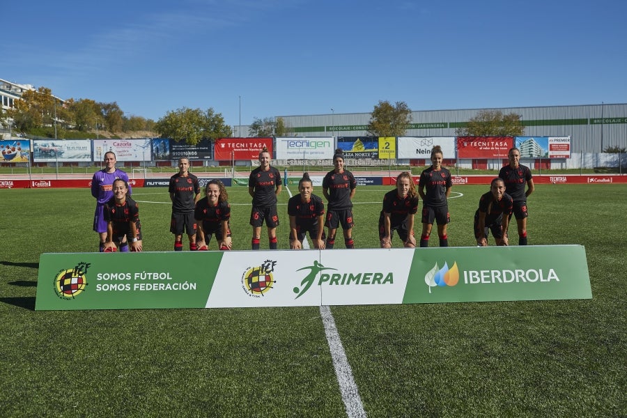 La Real Sociedad encajó este sábado su primera derrota liguera tras perder por la mínima en el feudo del Madrid CFF (1-0). El equipo dirigido por Natalia Arroyo no materializó sus oportunidades de gol y cayó en el Nuevo Matapiñonera ante el conjunto blanco, convertido en revelación: ha ganado tres de sus cuatro encuentros en este arranque y ha recibido tan solo un tanto. 