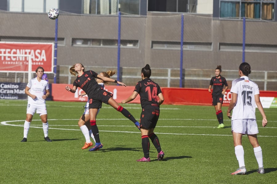 La Real Sociedad encajó este sábado su primera derrota liguera tras perder por la mínima en el feudo del Madrid CFF (1-0). El equipo dirigido por Natalia Arroyo no materializó sus oportunidades de gol y cayó en el Nuevo Matapiñonera ante el conjunto blanco, convertido en revelación: ha ganado tres de sus cuatro encuentros en este arranque y ha recibido tan solo un tanto. 