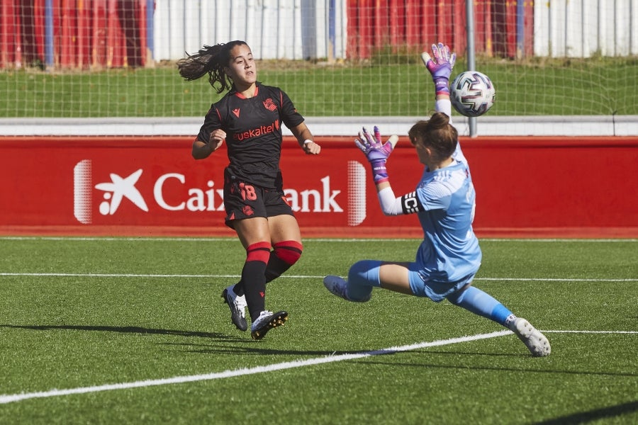 La Real Sociedad encajó este sábado su primera derrota liguera tras perder por la mínima en el feudo del Madrid CFF (1-0). El equipo dirigido por Natalia Arroyo no materializó sus oportunidades de gol y cayó en el Nuevo Matapiñonera ante el conjunto blanco, convertido en revelación: ha ganado tres de sus cuatro encuentros en este arranque y ha recibido tan solo un tanto. 