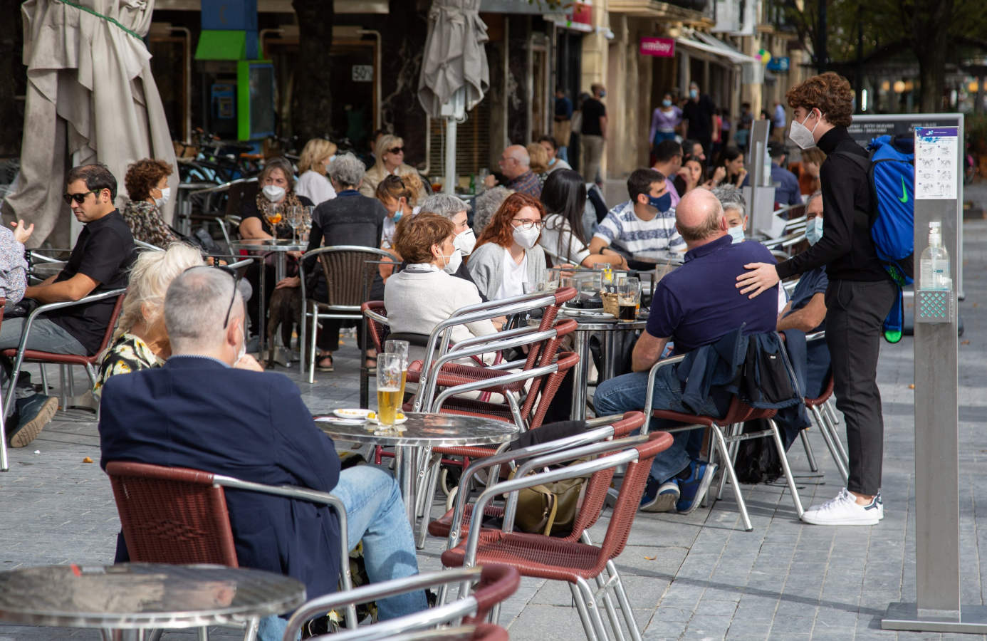 Los guipuzcoanos han aprovechado el buen tiempo para darse un paseo o hacer deporte el primer fin de semana de las nuevas medidas para combatir el Covid-19