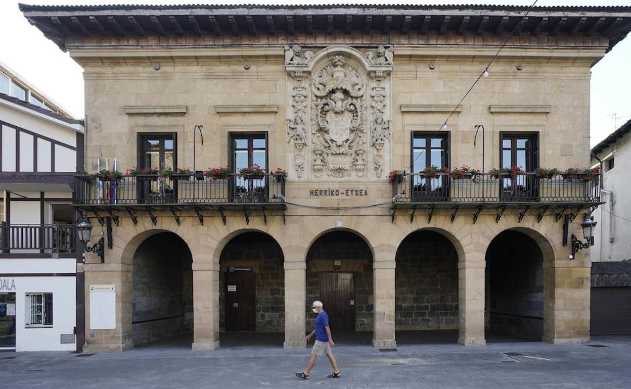 El Ayuntmiento de Urnieta.