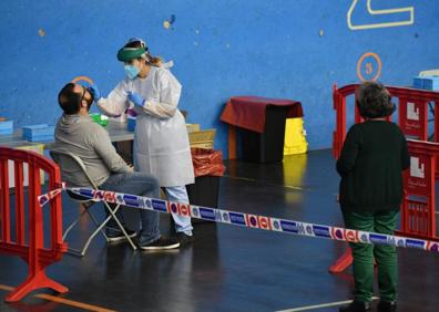 Imagen secundaria 1 - Imágenes de los testeos en Azpeitia, Urnieta y Zumaia.