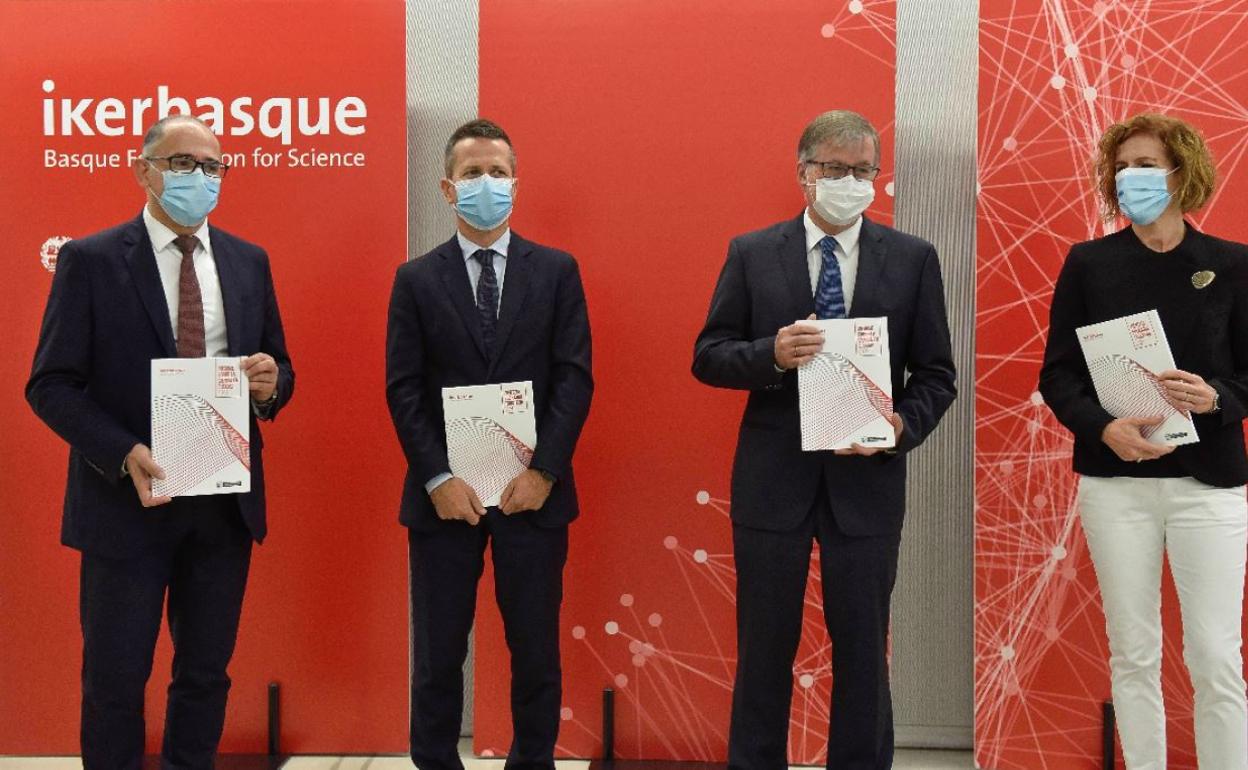 Adolfo Morais, Jokin Bildarratz, Fernando Cossío y Amaia Esquisabel.