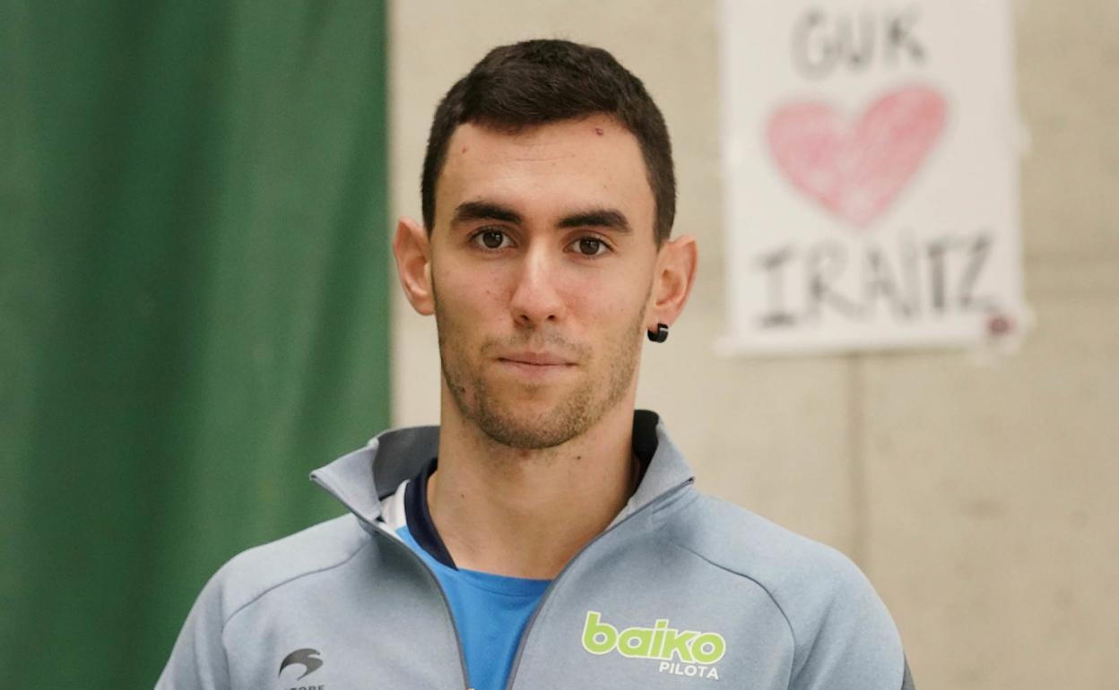 Iraitz Zubizarreta, ayer en el frontón Auzoeta de Ataun, donde debuta mañana en el Manomanista. 