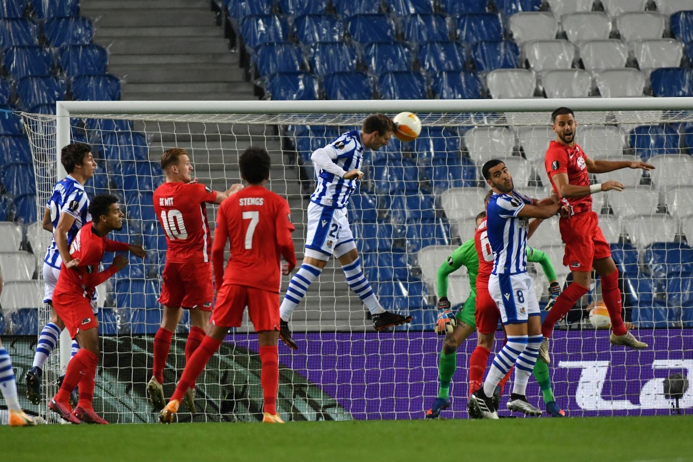 Los txuri-urdin sumaron los tres puntos gracias al gol de Portu en el minuto 58. 