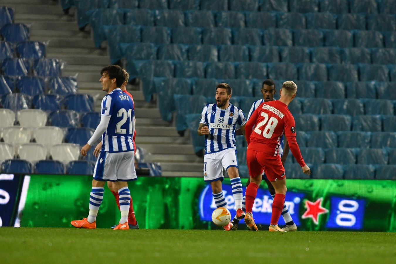 Los txuri-urdin sumaron los tres puntos gracias al gol de Portu en el minuto 58. 