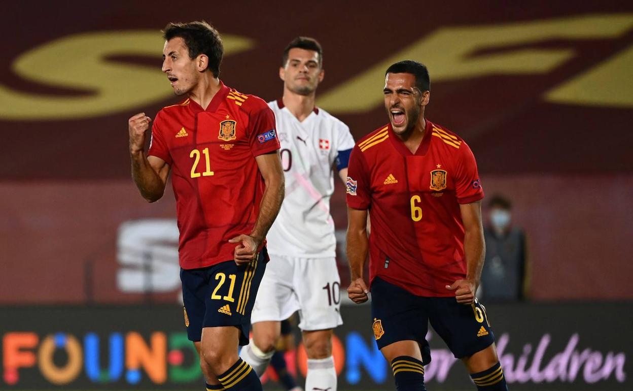 Oyarzabal y Merino, en un anterior duelo contra Suiza. 