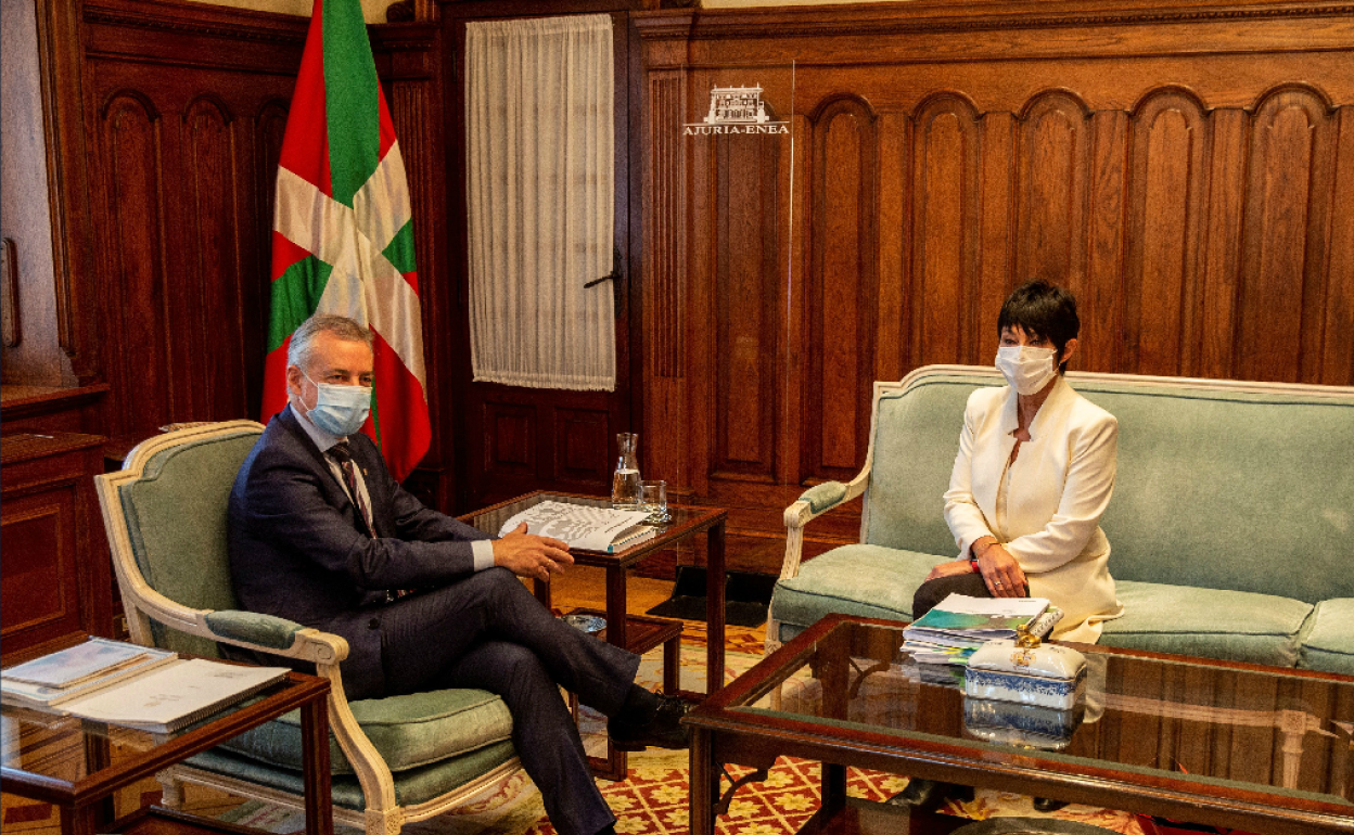 El encuentro del lehendakari con la portavoz de EH Bildu en el Parlamento Vasco, Maddalen Iriarte, en Ajuria Enea.