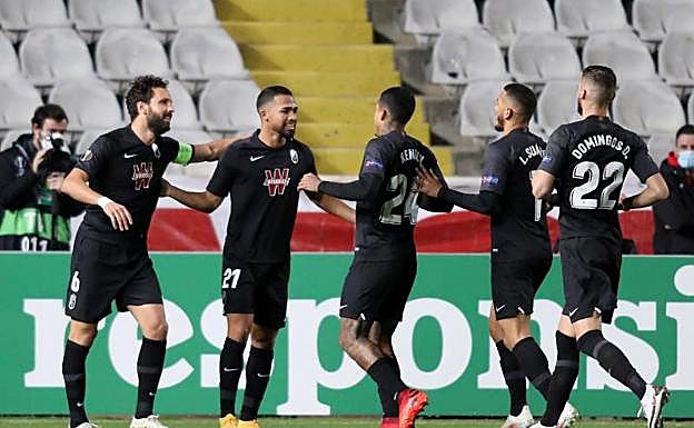 LaLiga recuerda que basta con disponer de 5 jugadores de la primera plantilla y carga contra el Granada