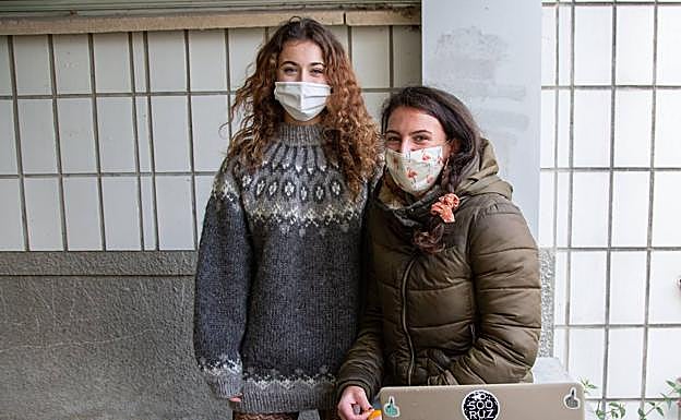 Aisling Bux e Izaskun Emazabel realizaron varios trabajos sobre ETA durante su erasmus en Lovaina (Bélgica). 