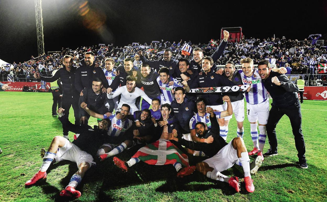 La plantilla realista celebra en Miranda de Ebro el pase a la final de Copa. 