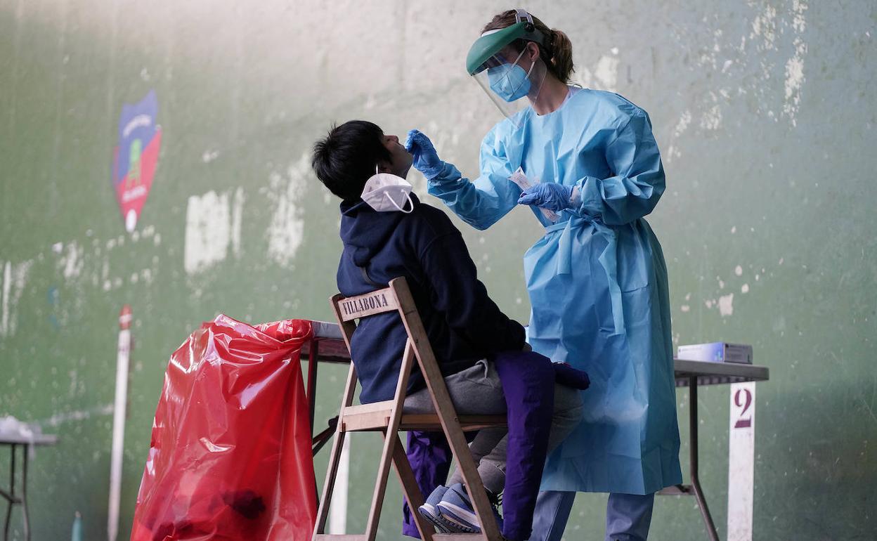 Coronavirus en Gipuzkoa: Menos de la mitad de los llamados acuden a los cribados de Villabona y Zizurkil