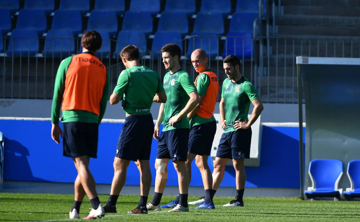 Zubeldia, Guridi y Zaldua, durante un reciente entrenamiento de la Real en Zubieta. 