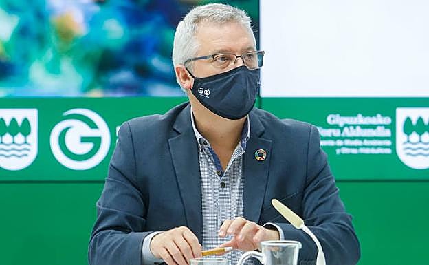 Asensio, esta mañana en la sala de prensa de la Diputación Foral de Gipuzkoa.