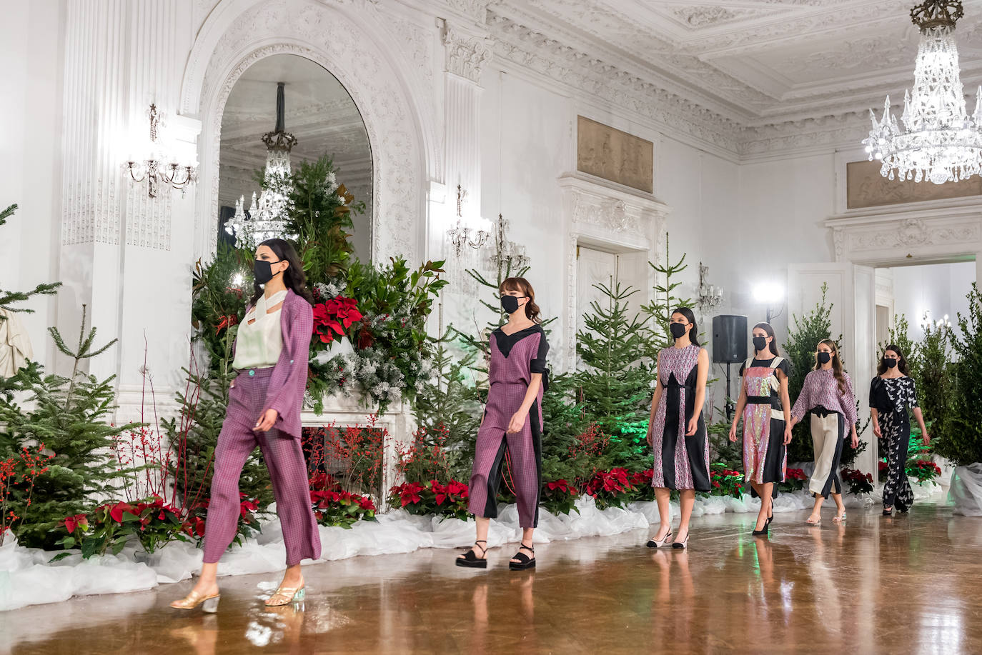 El Palacio Miramar de Donostia acogió ayer a quinta edición del desfile de moda sostenible firmado por 14 diseñadores de GK Green Fashion