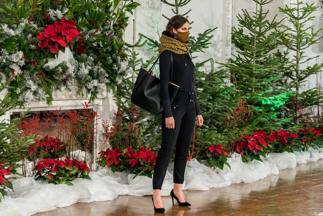 Akukuna presentó un formato de colección innovador basado en el 'do it yourself y Ekomodo, por su parte, unas creaciones basadas en la optimización en la gestión de los residuos. Maider Alzaga y su búsqueda de la comodidad, la marca sostenible Luhei, y las líneas puras de Ane San José demostraron que se puede rebosar estilo a la vez que cuidar del planeta