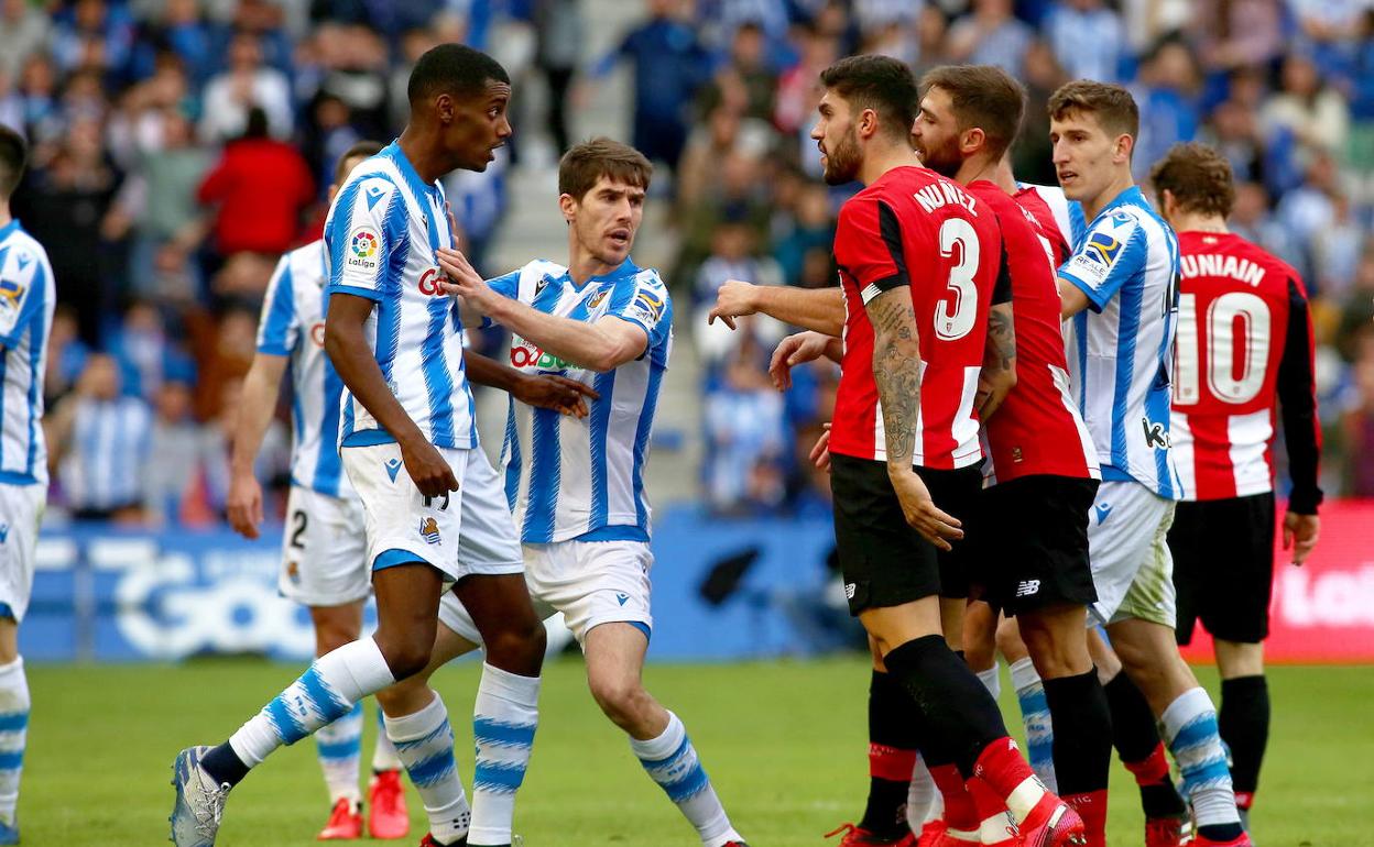 La Real y el Athletic podrían volver a verse las caras en la final de la Supercopa.