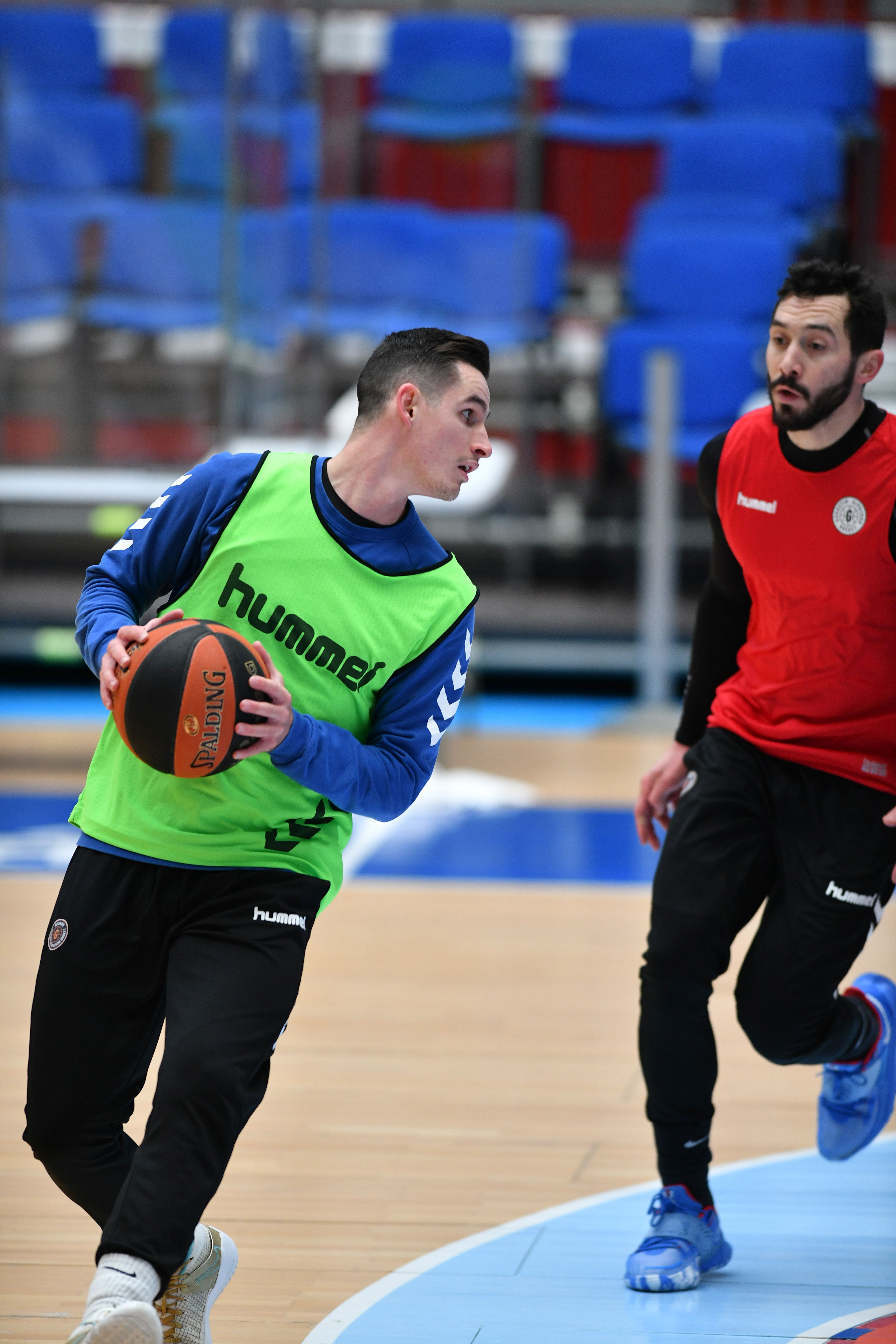 Los jugadores del GBC entrenan en Illunbe.