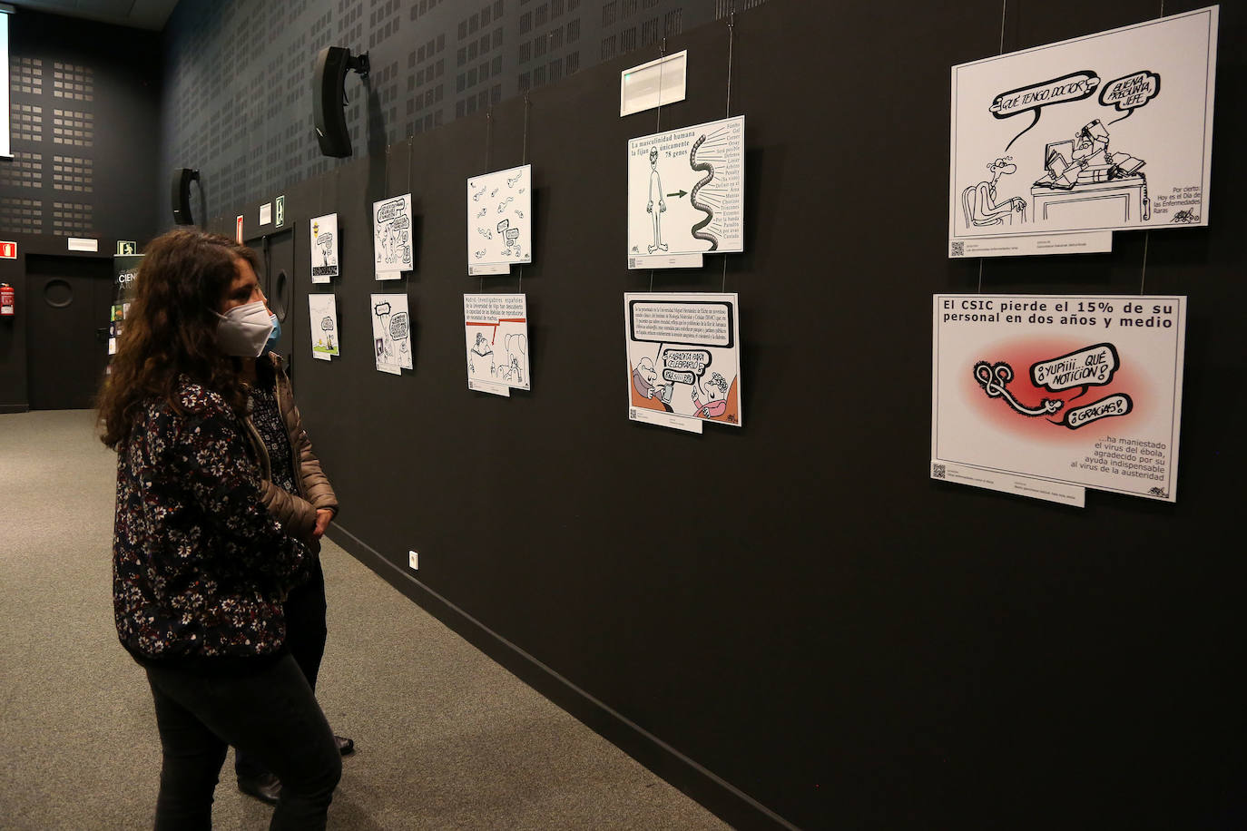 El museo de la ciencia Eureka! de San Sebastián acoge desde este miércoles una exposición de viñetas de Forges relacionadas con las actividades científicas y la tecnología. Se trata de una iniciativa promovida por el Consejo Superior de Investigaciones Científicas (CSIC) con el doble propósito de rendir un homenaje al popular humorista, que falleció en febrero de 2018, y propiciar al mismo tiempo un acercamiento del espectador a la ciencia a través del humor.
