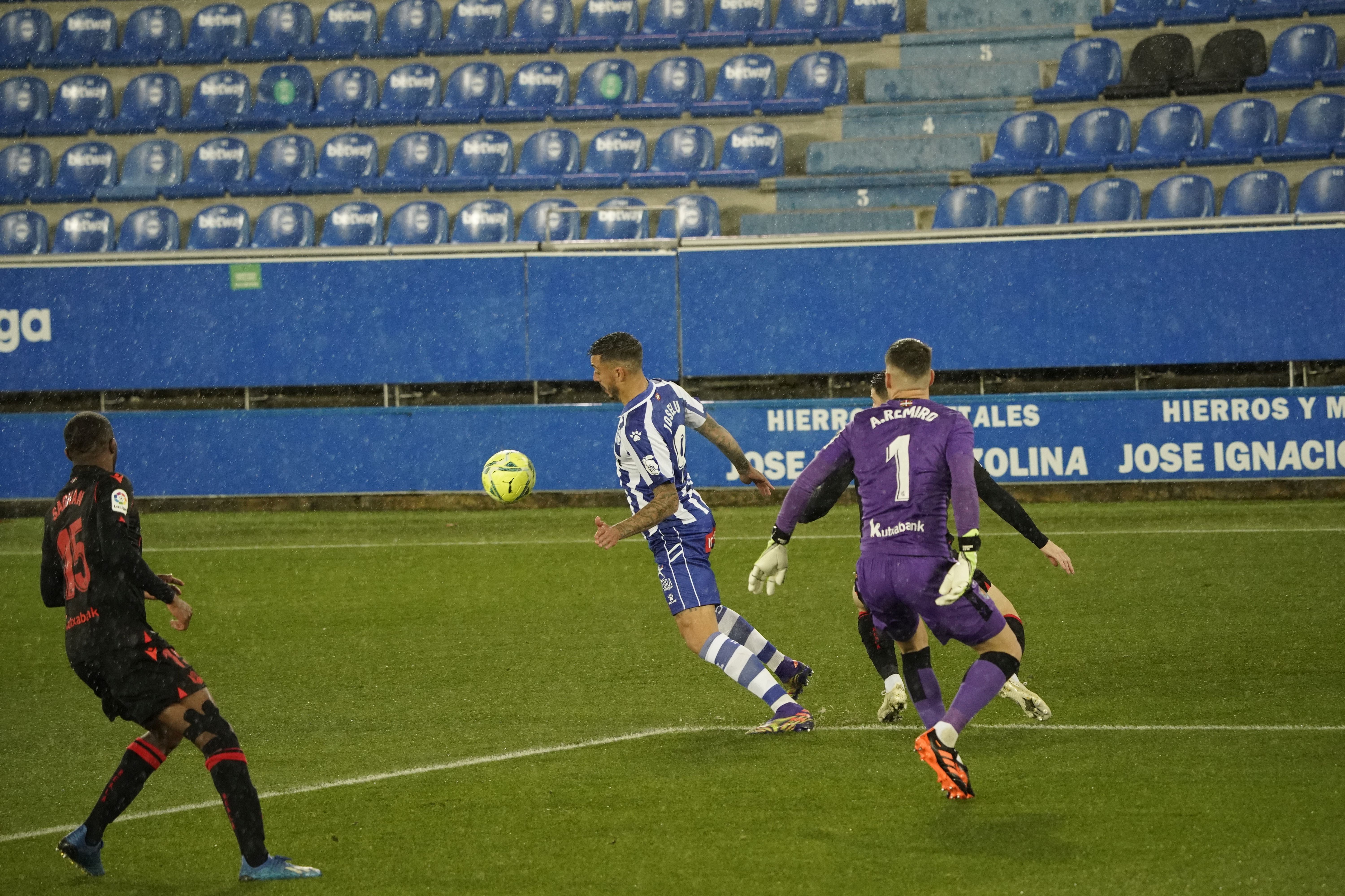 Fotos: Las mejores imágenes del partido entre el Alavés y la Real Sociedad