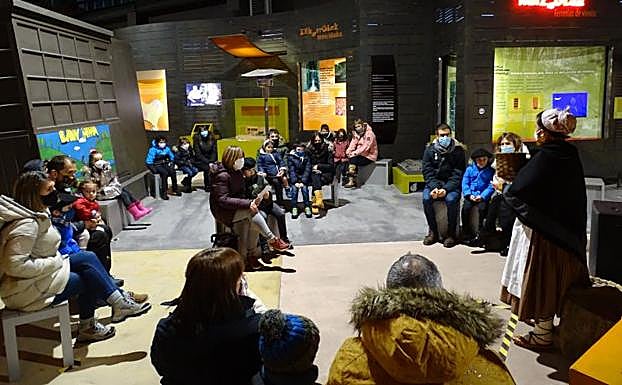 Imagen principal - Emocionante reencuentro con Olentzero en Mirandaola