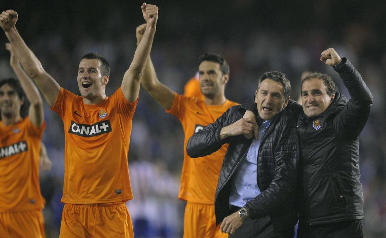 Felicidad absoluta. La Real, tras ganar al Deportivo en la última jornada, accede a la fase de grupos de la Champions League en 2013.