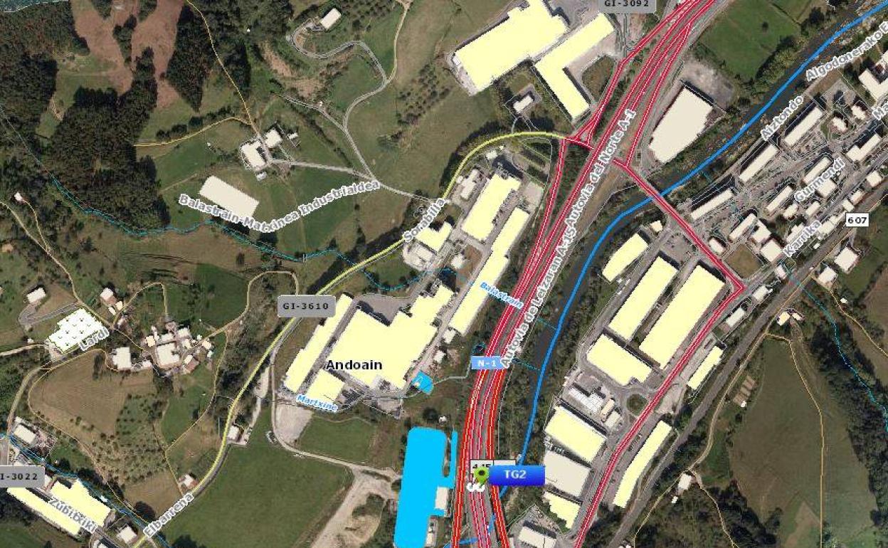 Tres vehículos han colisionado en la N-I en Aduna. 