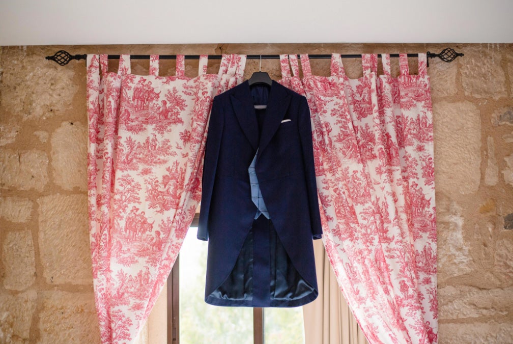 Inés, acostumbrada a ejercer de 'wedding planner' en Marketing For Lemons, se casó con Endika tras 10 años de relación, convirtiéndose en la novia del vestido más especial que hemos visto en los últimos años.