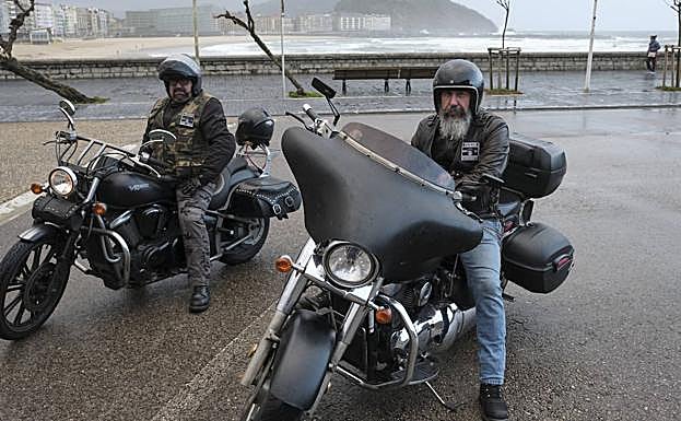 Jose Ramón 'Paraka' y Fernando Rilova, ayer en Donostia. 