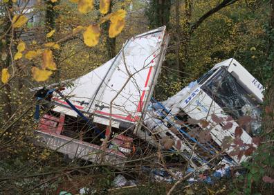 Imagen secundaria 1 - Muere calcinado un camionero en la A-15 al incendiarse su vehículo en Andoain