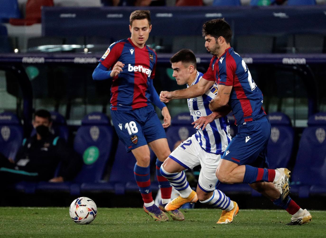 Fotos: Las mejores imágenes del Levante - Real Sociedad