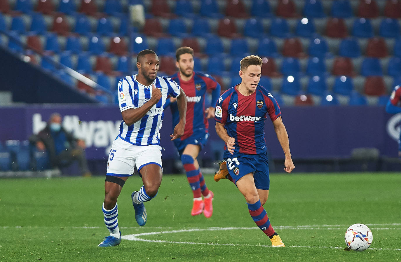 Fotos: Las mejores imágenes del Levante - Real Sociedad