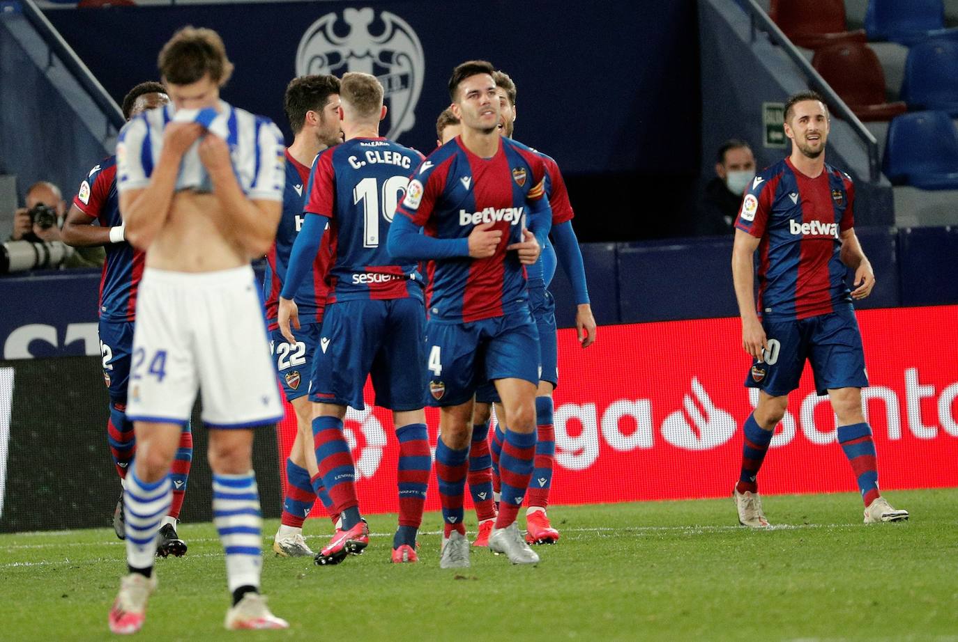 Fotos: Las mejores imágenes del Levante - Real Sociedad