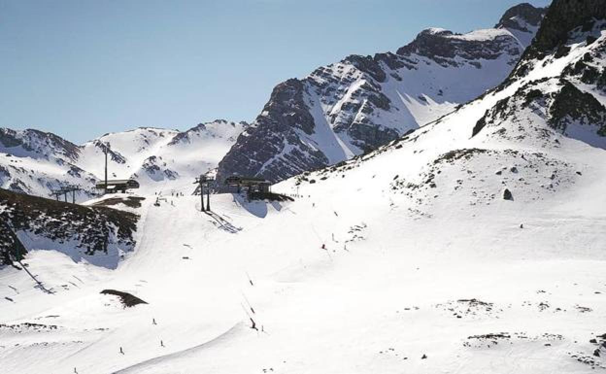 La estación de Formigal permanecerá, de momento, cerrada.