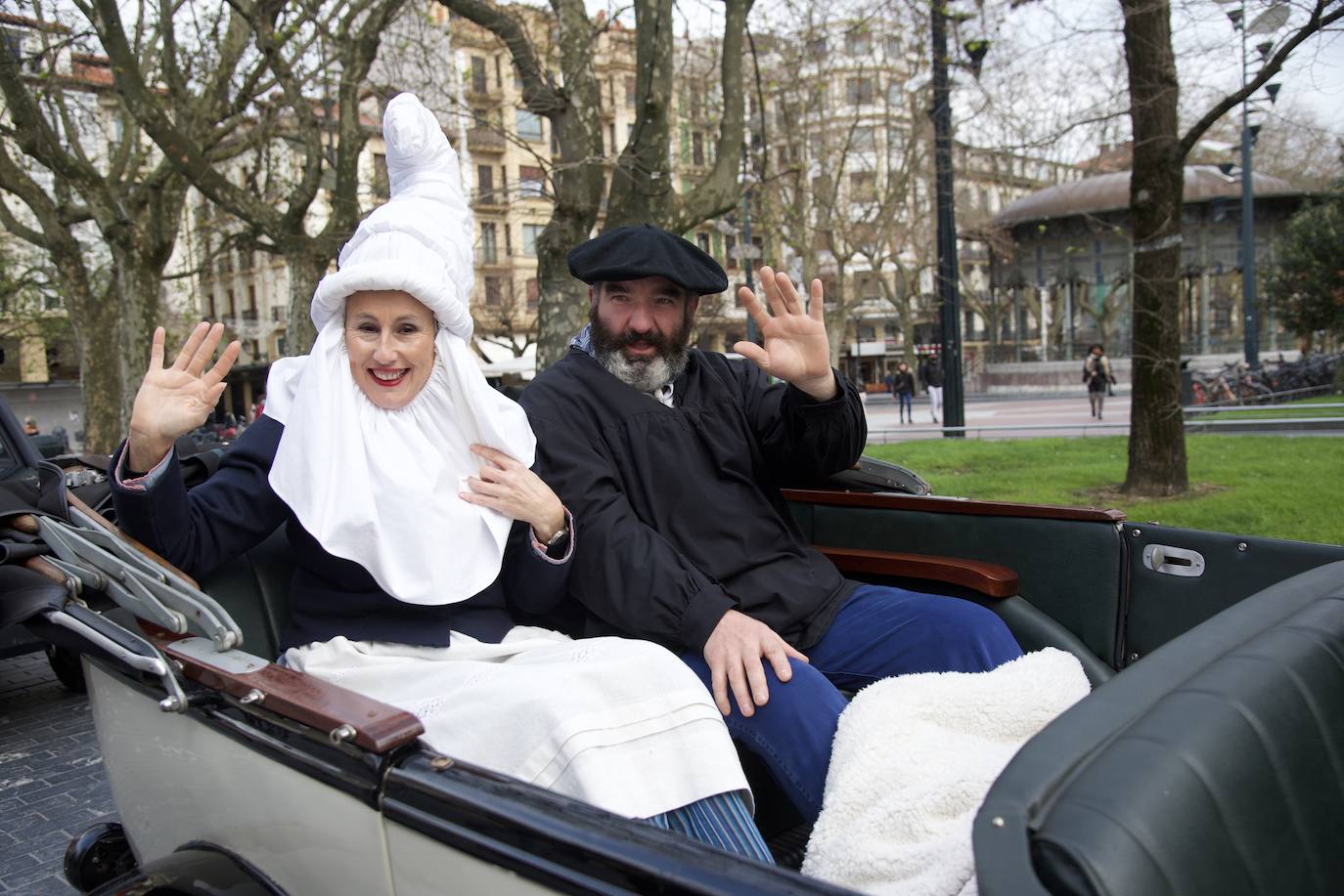 Fotos: Olentzero y Mari Domingi reparten ilusión en Donostia