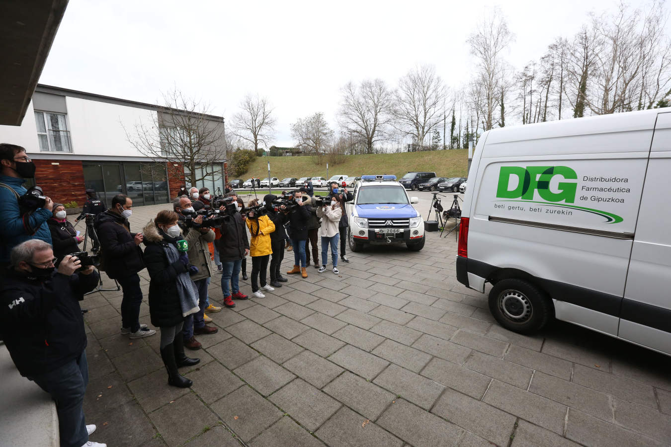Las 180 dosis de Pfizer-BioNtech destinadas a la residencia Caser Betharram de Hondarribia han comenzado a administrarse a las 12.15 horas de este domingo
