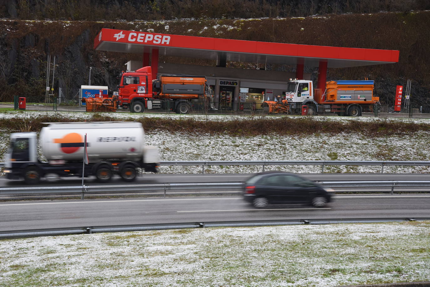 Paisaje nevado esta mañana en la A-15, a la altura de Pagozelai. 