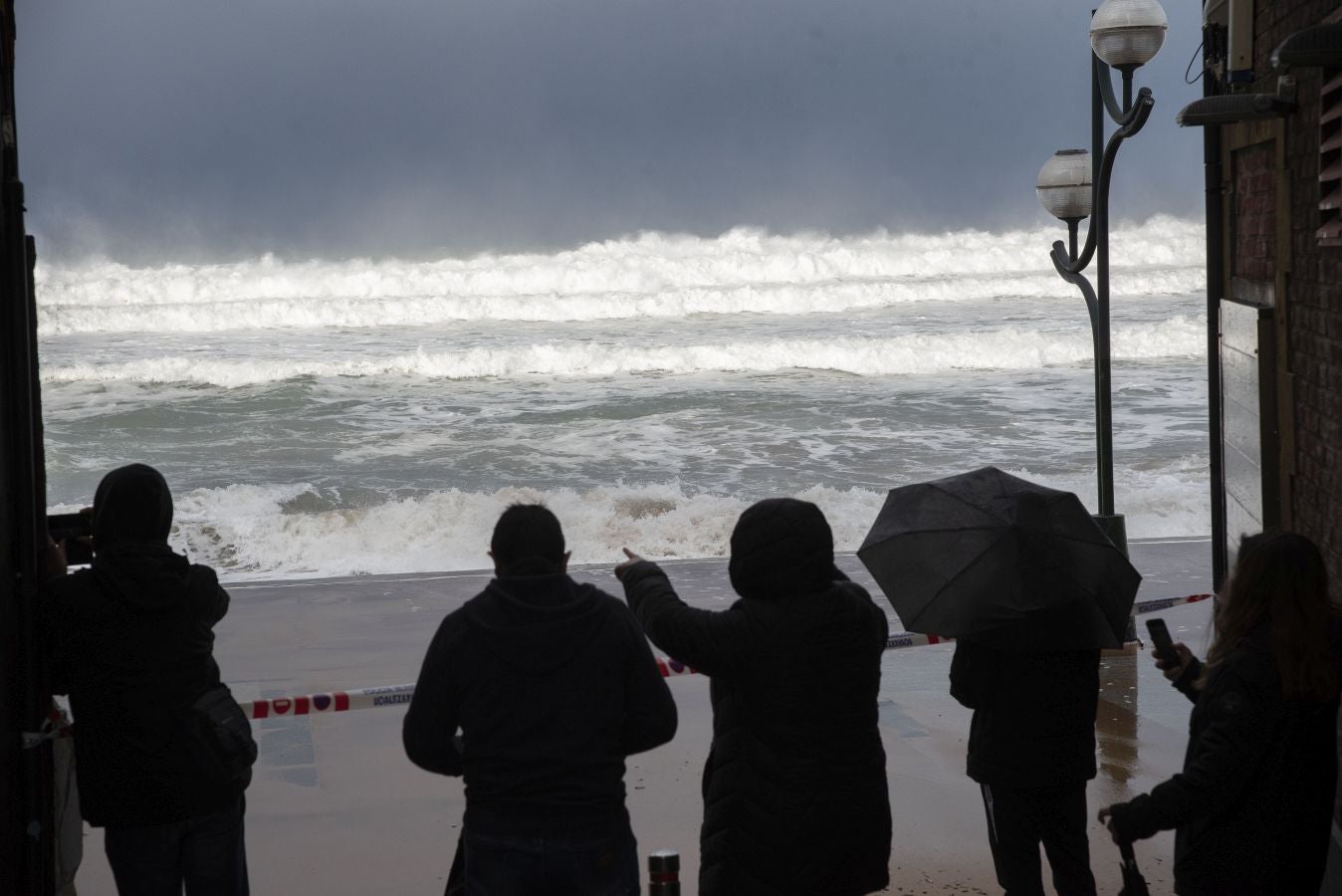 Imágenes del temporal en Zarautz
