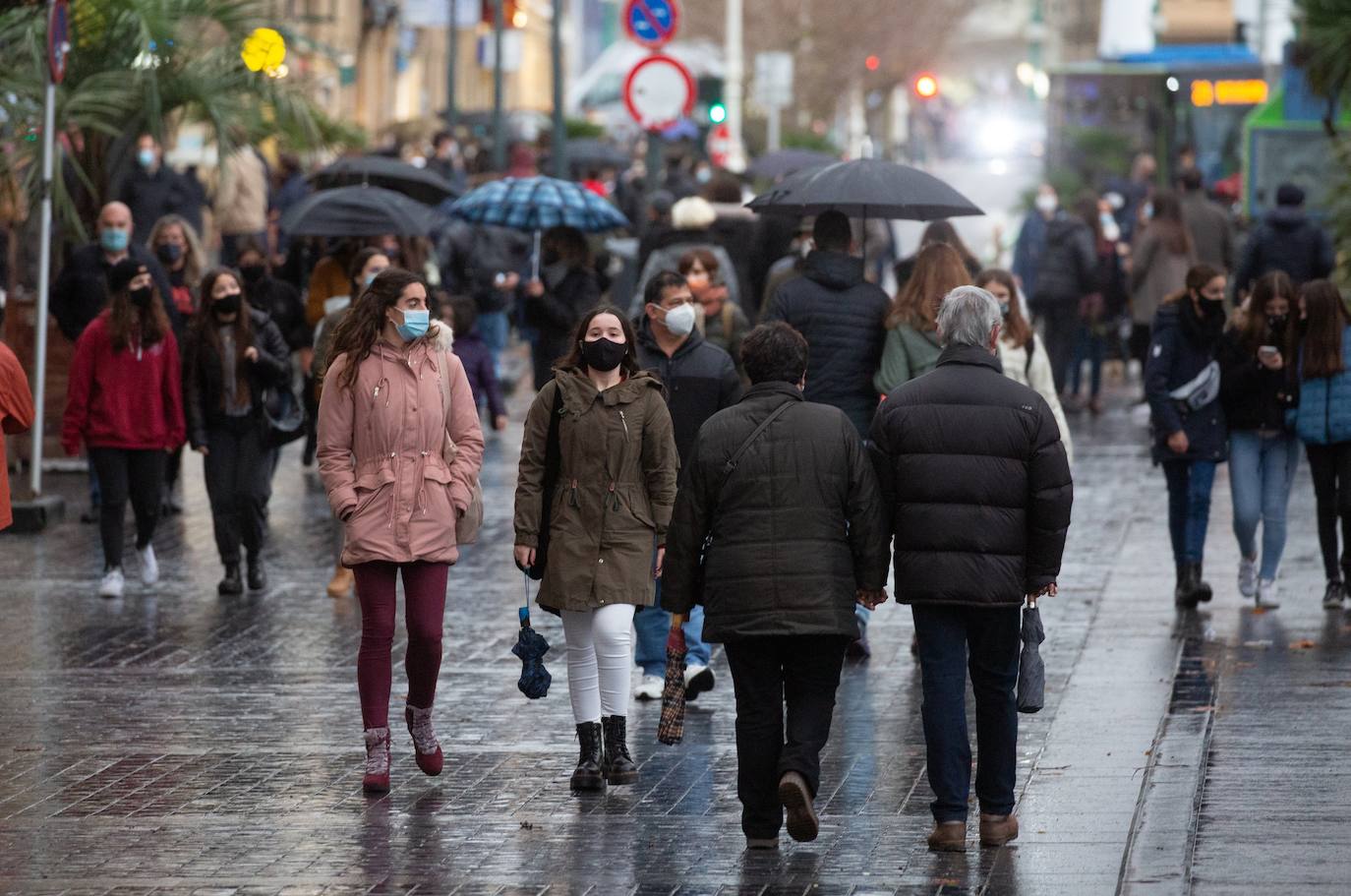 La incidencia del virus cae a niveles de agosto en Euskadi, aunque sigue el temor por el efecto de la Navidad