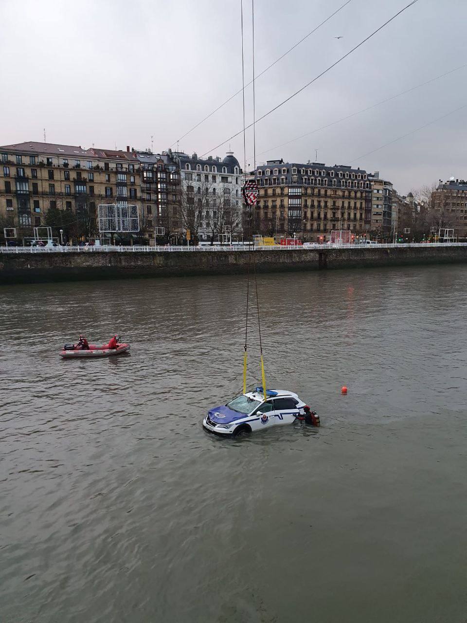 El otro agente que se encontraba en el vehículo en el momento del accidente ha sido trasladado al hospital 